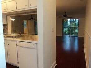 10605 NW 11th St in Pembroke Pines, FL - Building Photo - Building Photo