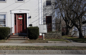 656 Main St in Warren, RI - Building Photo - Building Photo