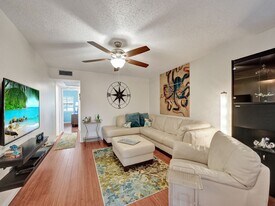 232 Farnham J in Deerfield Beach, FL - Building Photo