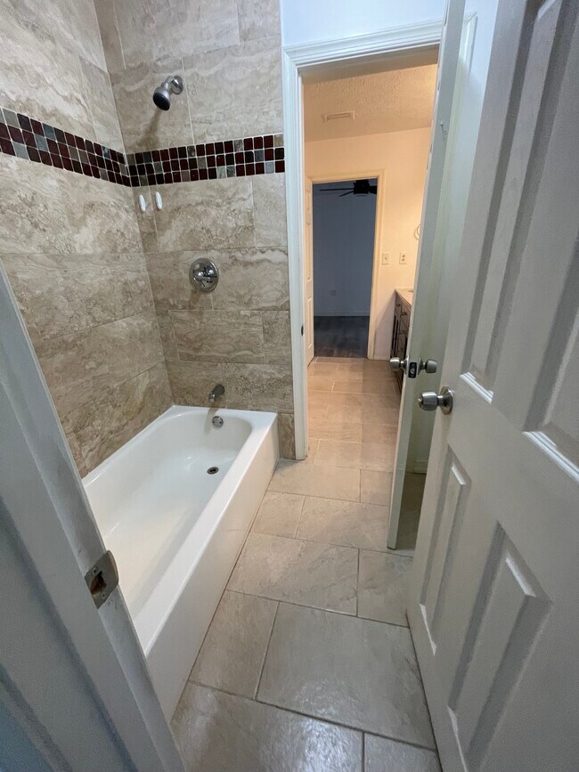 3411 Sunrise Blvd in Fort Pierce, FL - Building Photo - Building Photo