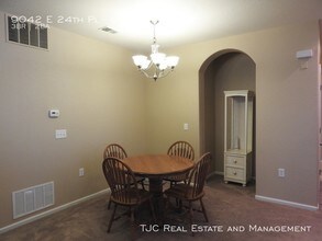 9042 E 24th Pl-Unit -Unit 102 in Denver, CO - Building Photo - Building Photo