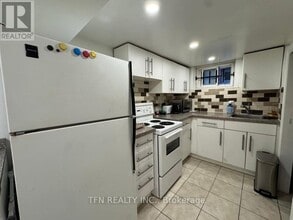 926 Avenue Rd in Toronto, ON - Building Photo - Building Photo