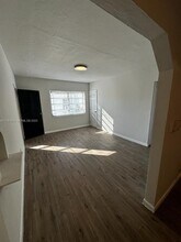 541 SW 7th St in Miami, FL - Foto de edificio - Building Photo