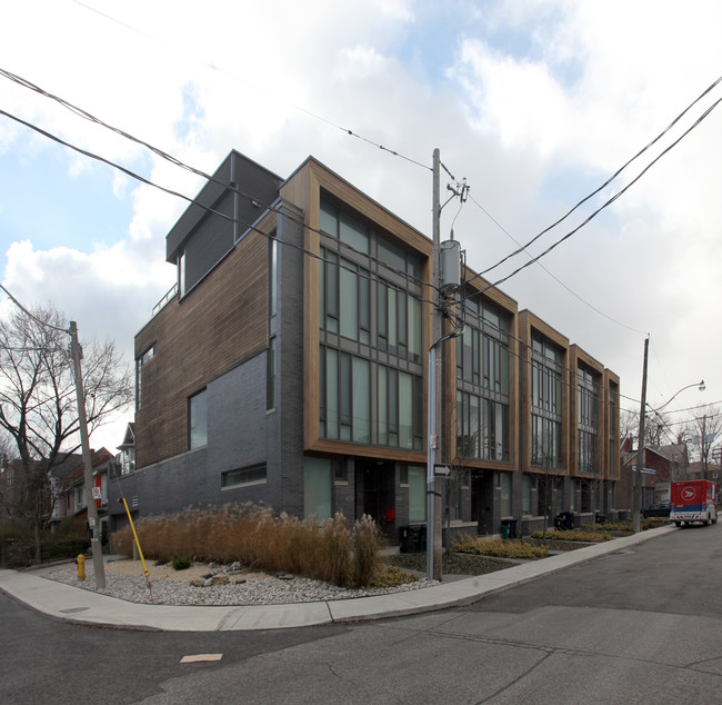 839-855 Richmond St W in Toronto, ON - Building Photo - Primary Photo