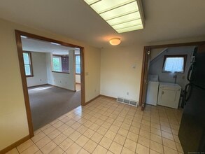 41 Chestnut St in Branford, CT - Building Photo - Building Photo