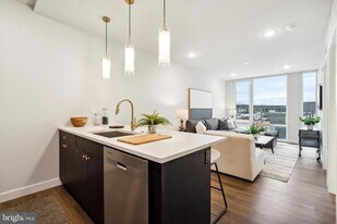 1102 Germantown Ave, Unit 406 in Philadelphia, PA - Building Photo