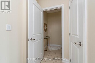 9621 Jane St in Vaughan, ON - Building Photo - Building Photo