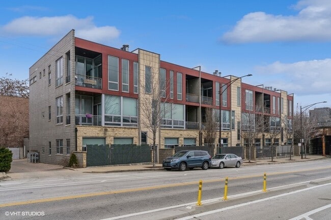 property at 902 N Elston Ave