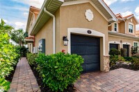 28013 Sosta Ln in Bonita Springs, FL - Foto de edificio - Building Photo