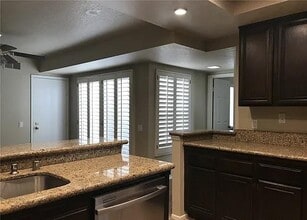 42 Oxford in Irvine, CA - Building Photo - Building Photo