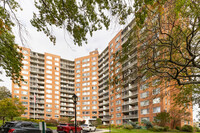 Lakeside Towers in Bayside, NY - Foto de edificio - Building Photo