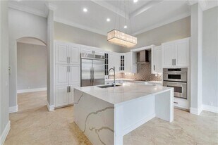 10980 NW 78th Pl in Parkland, FL - Building Photo