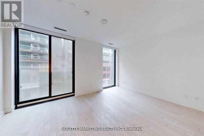 25-425 Richmond St E in Toronto, ON - Building Photo - Building Photo