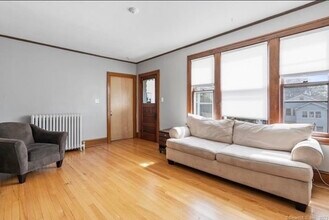 19 Kingston St, Unit #3 in West Hartford, CT - Foto de edificio - Building Photo