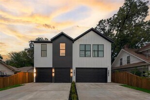 217 W Yarmouth St in Dallas, TX - Building Photo