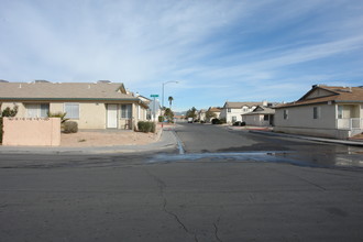 3869 Soda Springs Dr in Las Vegas, NV - Foto de edificio - Building Photo