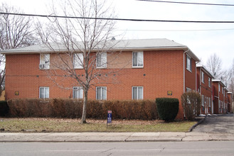 2868 Noble Rd in Cleveland Heights, OH - Foto de edificio - Building Photo