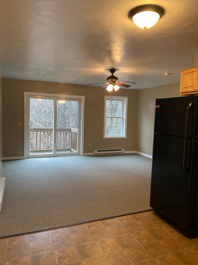 28 Quaboag St, Unit 12 in Brookfield, MA - Building Photo - Building Photo