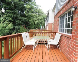 2 Island Run Ct in Catonsville, MD - Building Photo