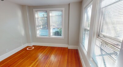 5 Elmer St, Unit 2 in Cambridge, MA - Building Photo - Building Photo