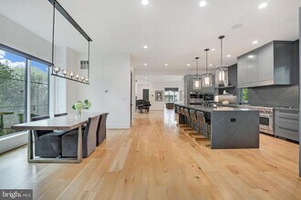 1452 Buena Vista Ave in McLean, VA - Building Photo - Building Photo