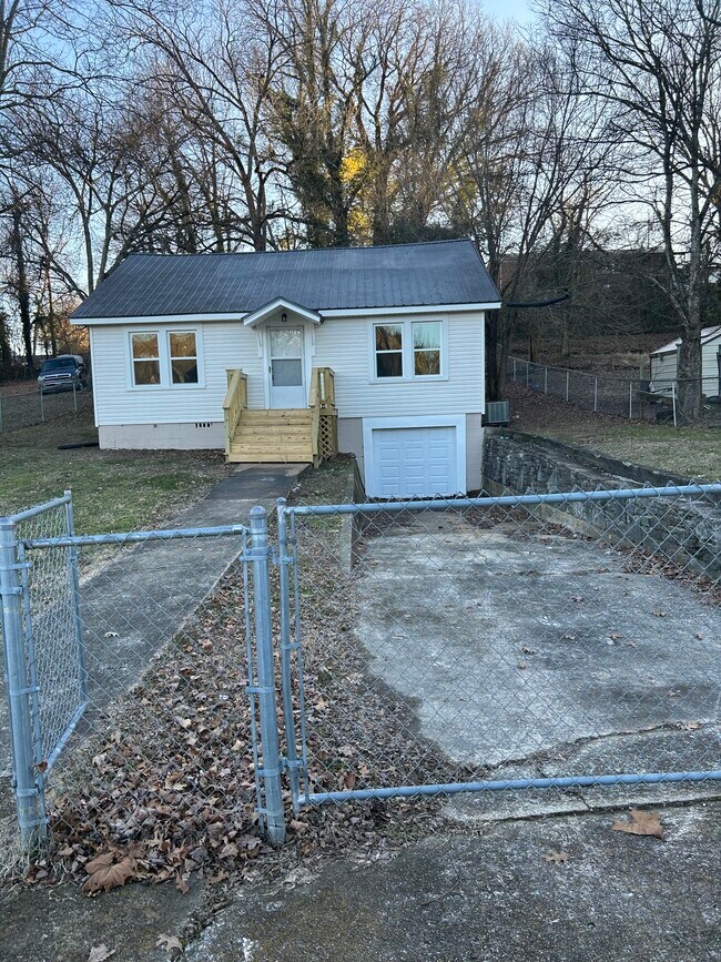 408 Swanson Blvd Rentals in Fayetteville, TN