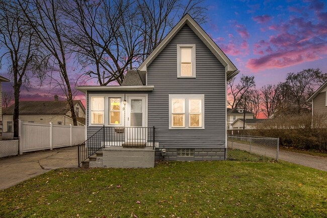 9 Hubbard St in Mount Clemens, MI - Building Photo - Building Photo