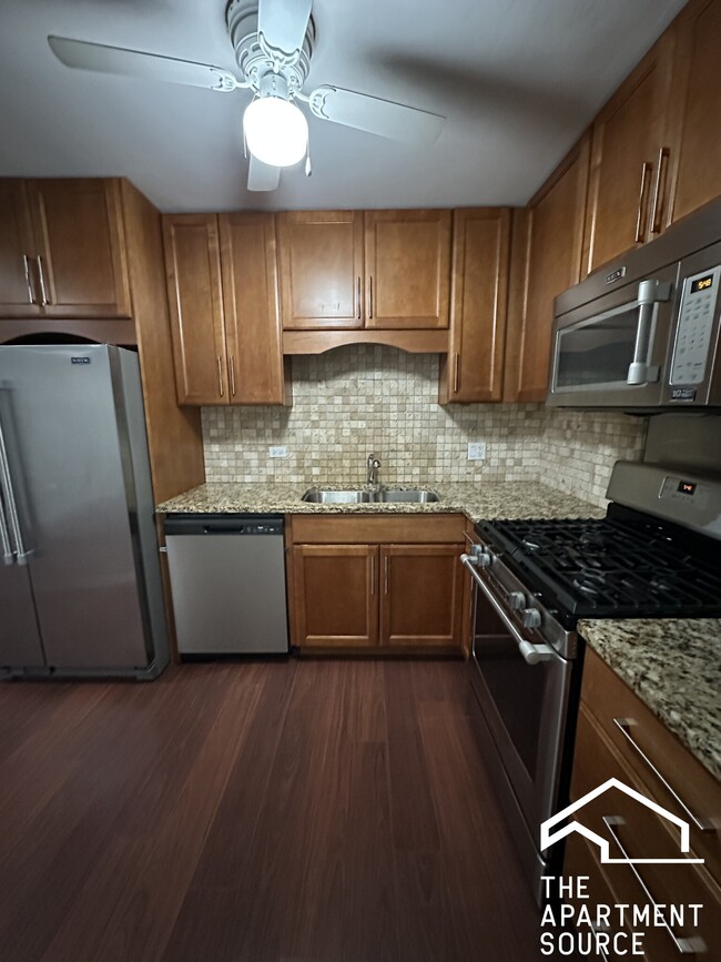 696 Elm Pl