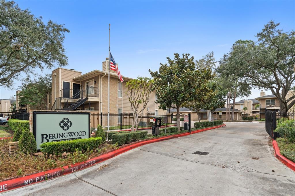 720 Bering Dr in Houston, TX - Building Photo