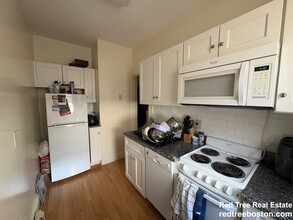 1673 Commonwealth Ave, Unit 14 in Boston, MA - Building Photo - Building Photo