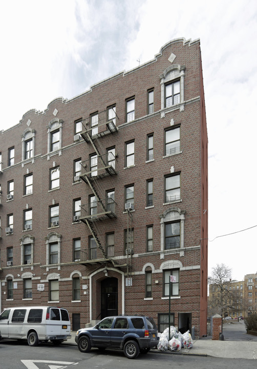 2853 Webb Ave in Bronx, NY - Building Photo