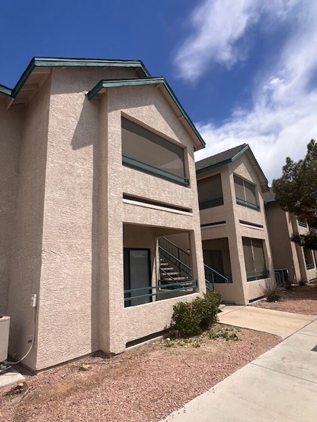 property at 5271 S Lindell Rd
