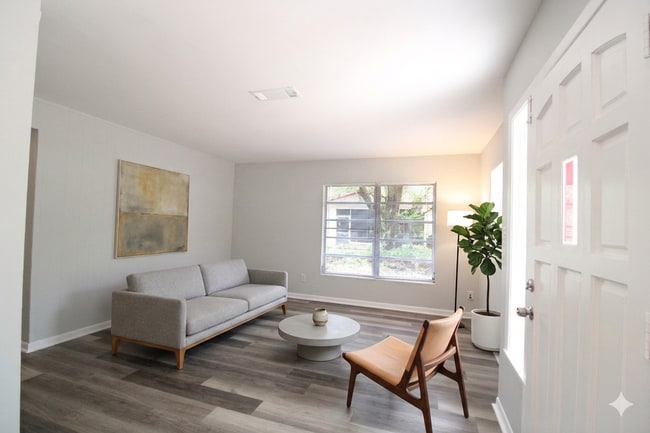 3826 NW 14th Pl in Gainesville, FL - Building Photo - Building Photo