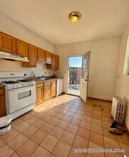 33 Egremont Rd, Unit 2 in Boston, MA - Building Photo - Building Photo