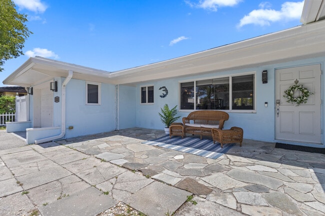 2333 SE 11th St in Pompano Beach, FL - Building Photo - Building Photo