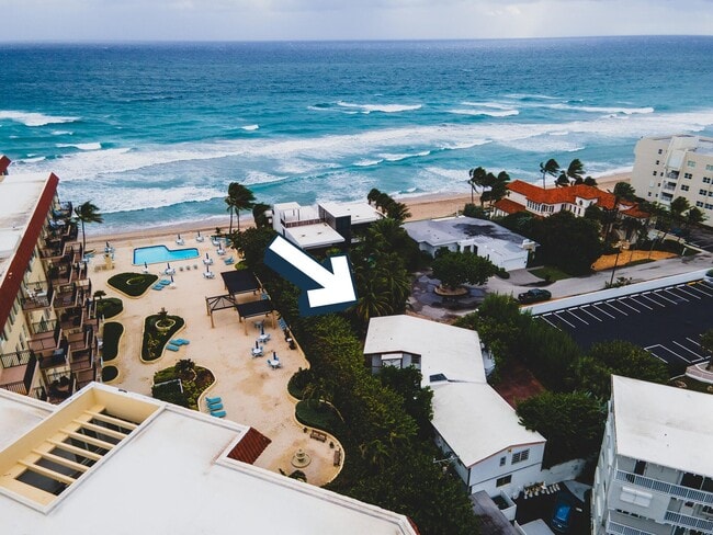 3490 S Ocean Blvd in South Palm Beach, FL - Building Photo - Building Photo