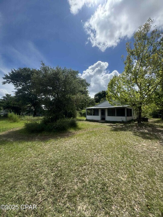 1308 Branton Rd in Southport, FL - Building Photo