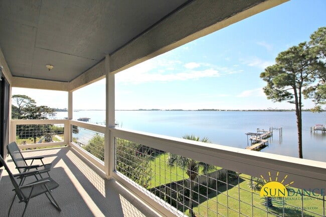 1675 W Highway 98 in Mary Esther, FL - Building Photo - Building Photo