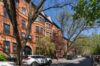 107 Berkeley Pl in Brooklyn, NY - Foto de edificio - Building Photo