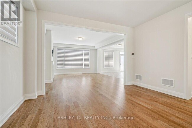 29 Gladmary Dr in Brampton, ON - Building Photo - Building Photo