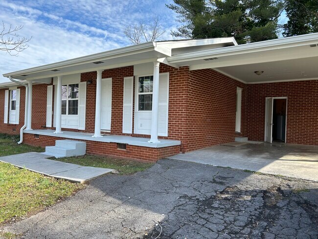 2910 Alto Vista St in Cleveland, TN - Building Photo - Building Photo