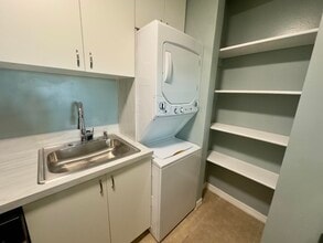 225 S Tropical Trail in Merritt Island, FL - Building Photo - Building Photo