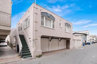 32 16th St in Hermosa Beach, CA - Building Photo - Building Photo