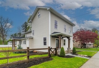 4407 Albany Post Rd in Hyde Park, NY - Building Photo - Building Photo