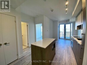 15 Holmes Ave in Toronto, ON - Building Photo - Building Photo