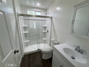 10556 Laurel Canyon Blvd in Los Angeles, CA - Foto de edificio - Building Photo