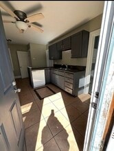 310 W Scott St in Milwaukee, WI - Building Photo - Building Photo