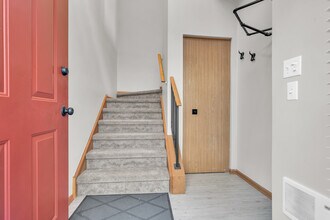 239 Camel Bend Ct in Schaumburg, IL - Building Photo - Building Photo