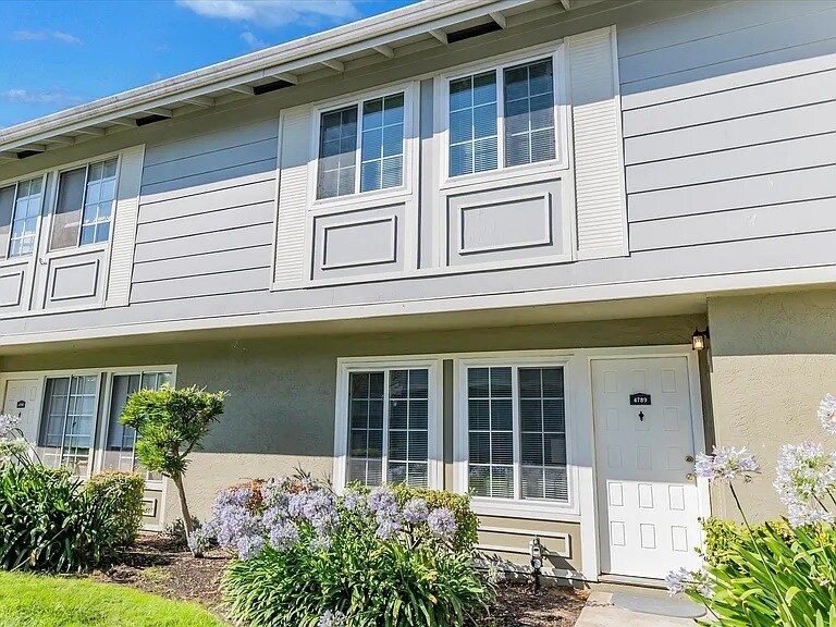 4789 Saginaw Cir in Pleasanton, CA - Building Photo