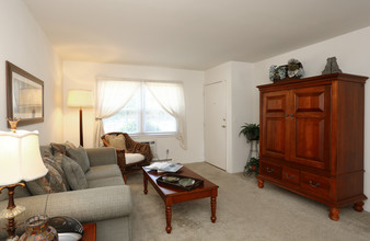 Groton Estates in Groton, CT - Building Photo - Interior Photo